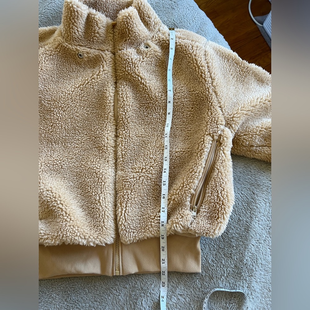 Alo Womens Foxy Sherpa Jacket Camel Small - Picture 7 of 7